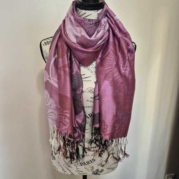 Wrap / Scarf - Picture 4 of 9